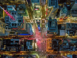 Illustration for article titled These Colorful Patterns Are Famous LA and NYC Neighborhoods From Above
